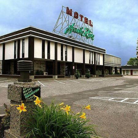 Hotel Le Hauterive Baie-Comeau Exterior photo